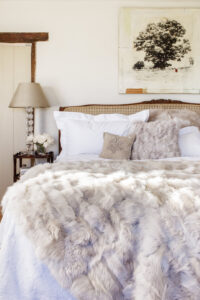 BATTERBURY-BONE-TOSCANA-SHEARLING-BED-COVER-Copy